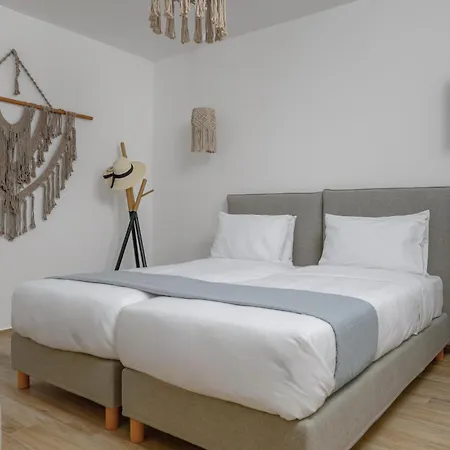 Naxian Garden Villas 4*