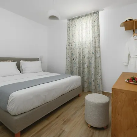 Naxian Garden Villas 4* Pláka